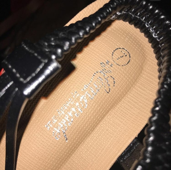 Sandlas - Picture 2 of 2